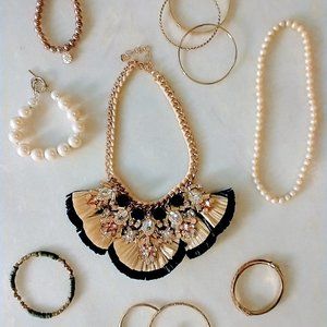 Lot of 11 jewels with black and straw statement necklace with rhinestones